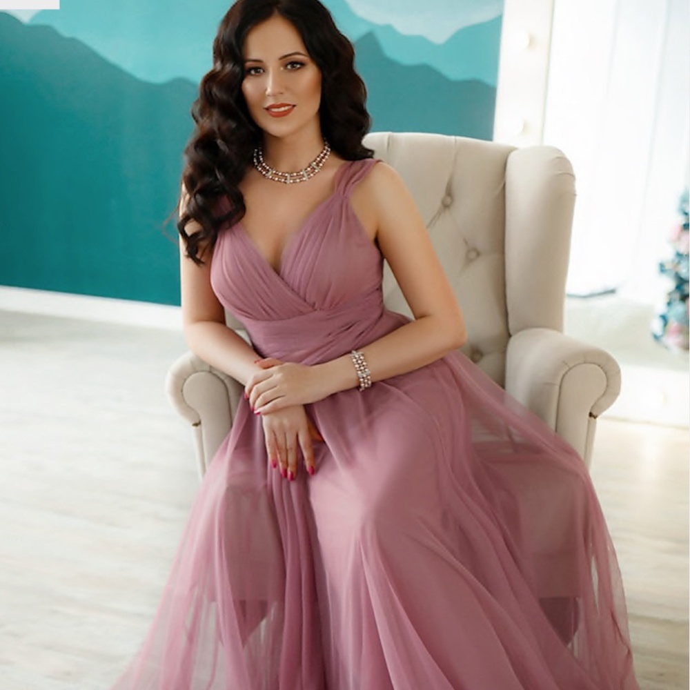 V Neck Dusty Rose Tulle Prom/Bridesmaids/Formal Gown Sz 4 NET